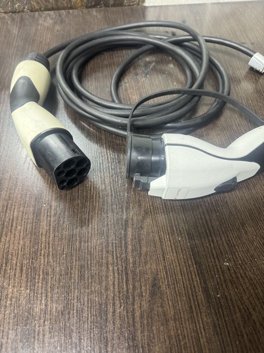 Кабель зарядки для електромобів з розємами Type 2 та GB/T