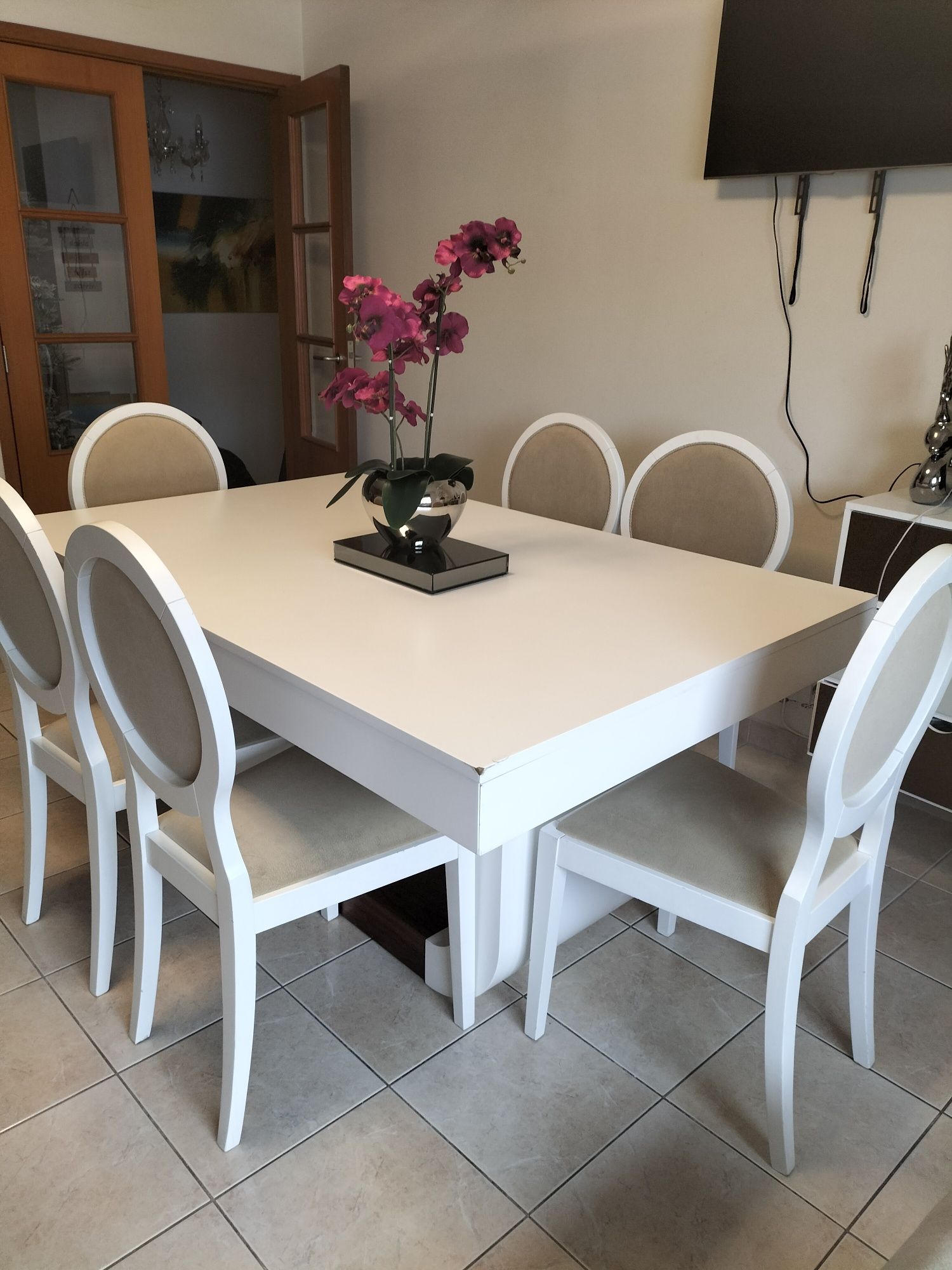 Mesa extensível maciça com cadeira