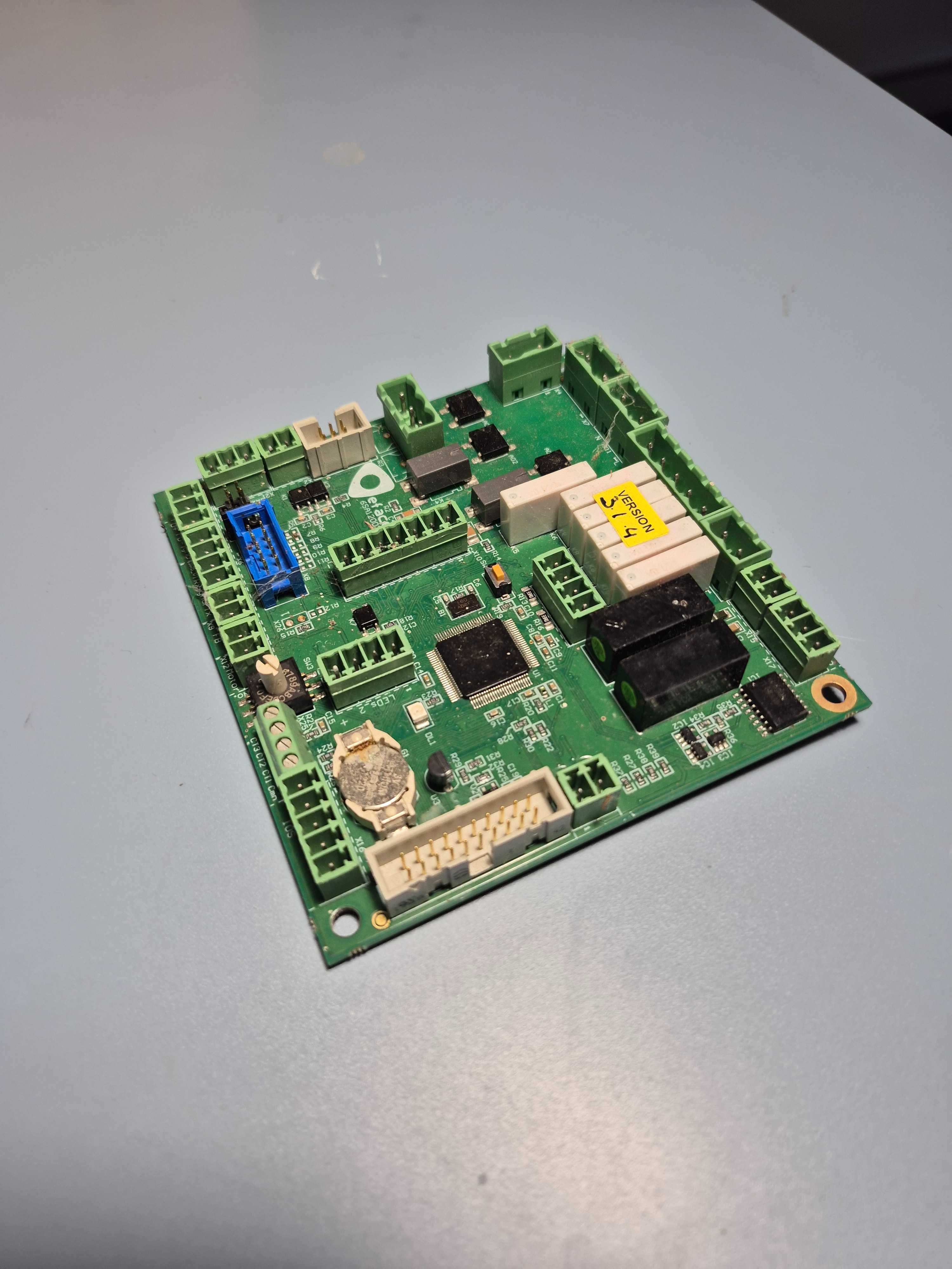 Placa de Controlo Industrial – I/O Digitais e Relés – Versão 5.1.4