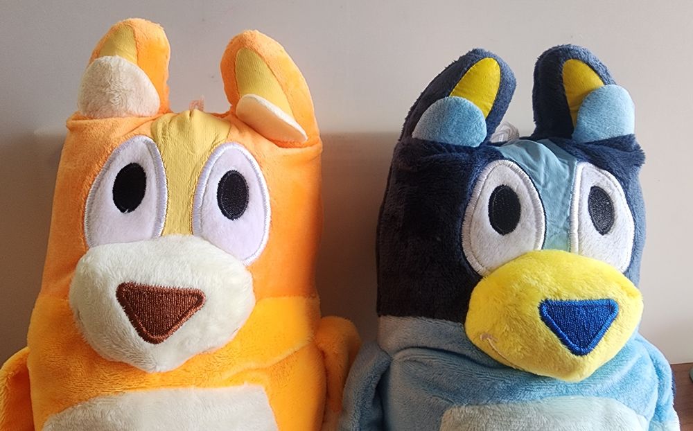 Conjunto de 2 peluches bingo e bluey novos
