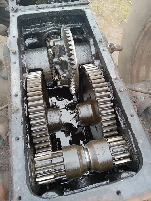 Продам  Хвостовик та Планетарка ЮМЗ весь комплект..