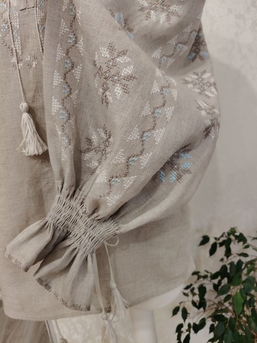 Вишиванка жіноча, ручна робота