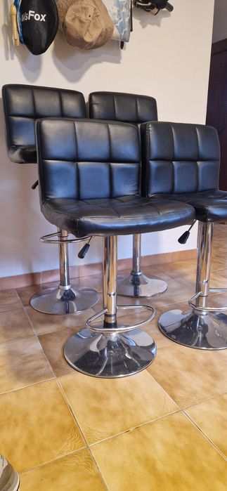 Bancos altos bar ou cozinha