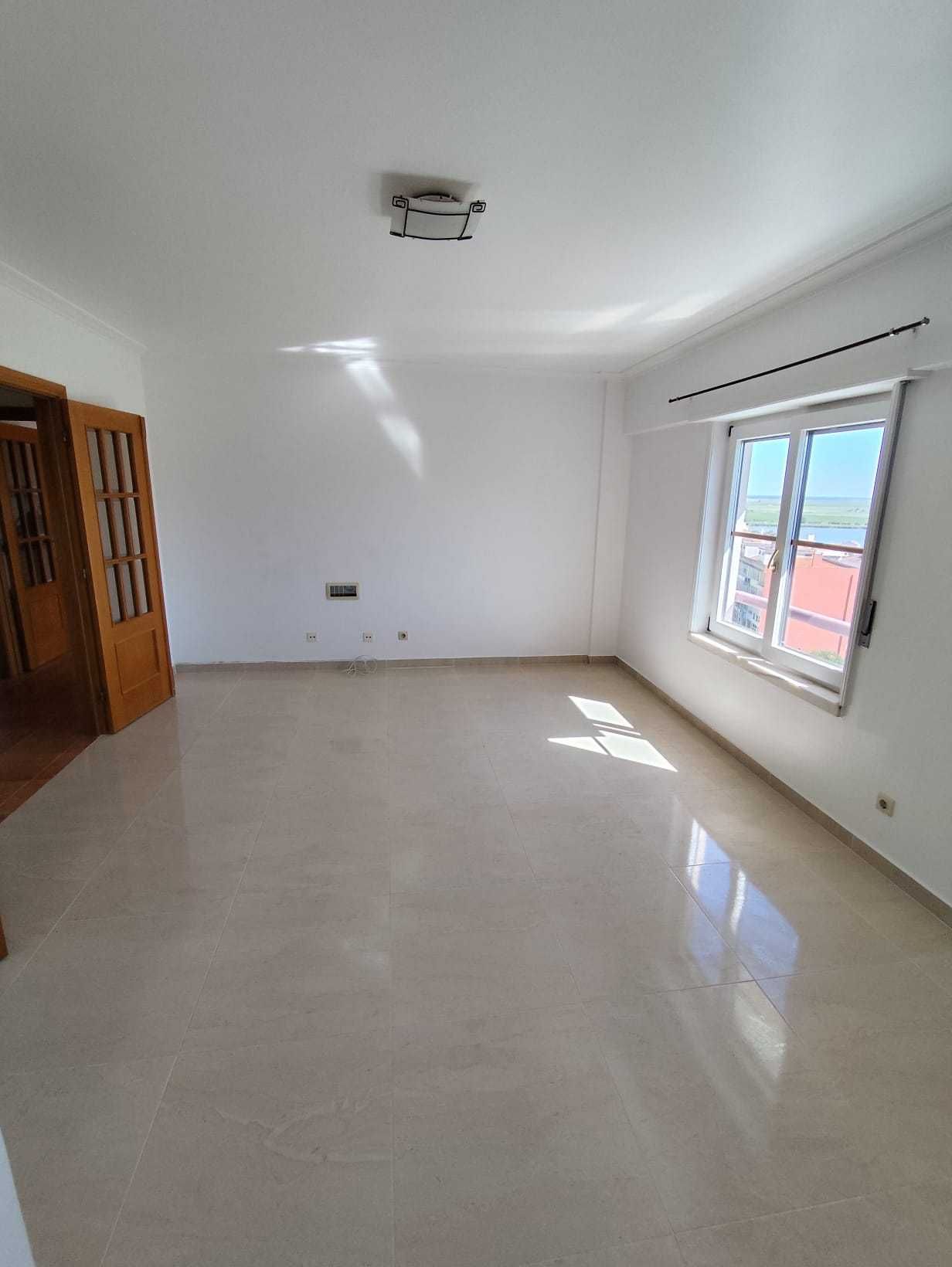 Apartamento T2 com parqueamento Quinta do Bolhão – Vila Franca de Xira