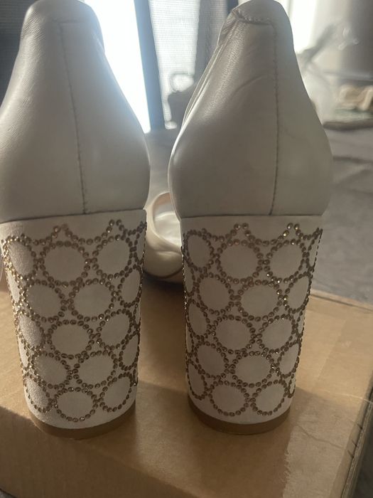 Sapatos da marca portuguesa VANNEL