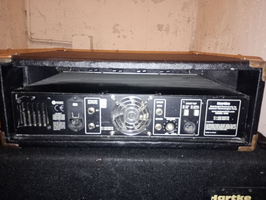 Hartke wzmacniacz 500 Watt Model HA 5500+kolumna basowa 400 Watt