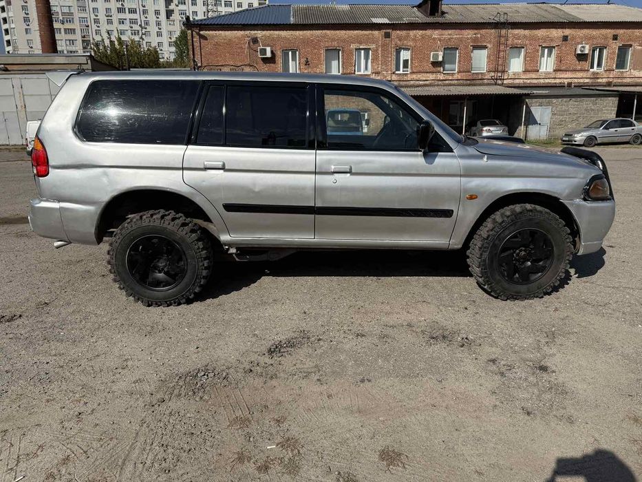 Mitsubishi Pajero Sport 2001рік 2, 5дизель повний привід 4х4