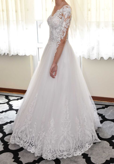 Biała suknia ślubna