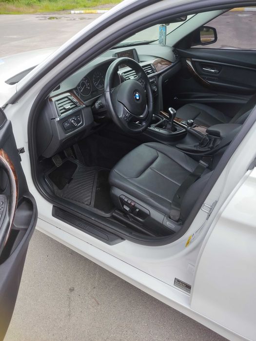 Продам BMW F30 на механіці