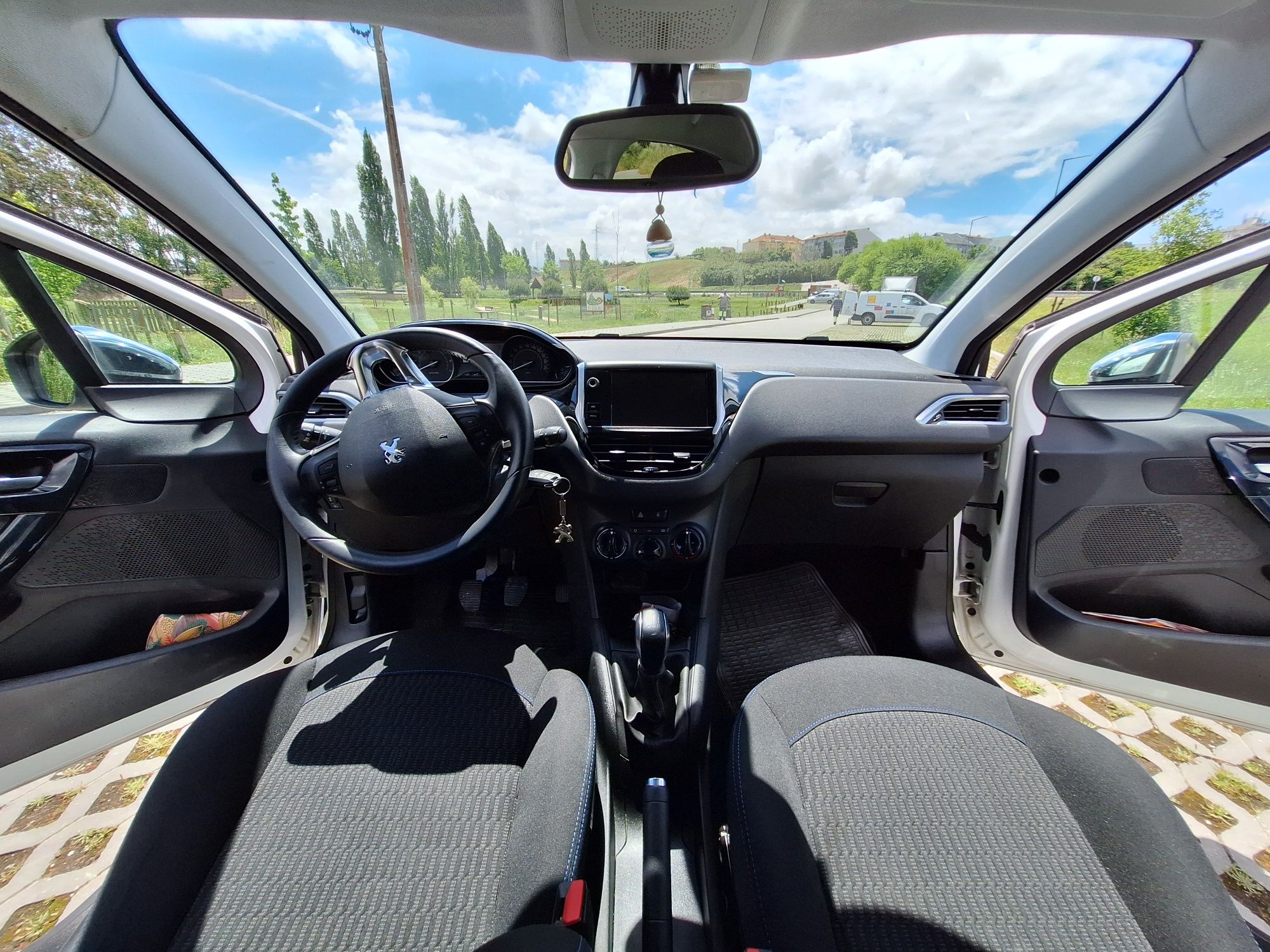 Peugeot 208 1.2 PureTech Signature