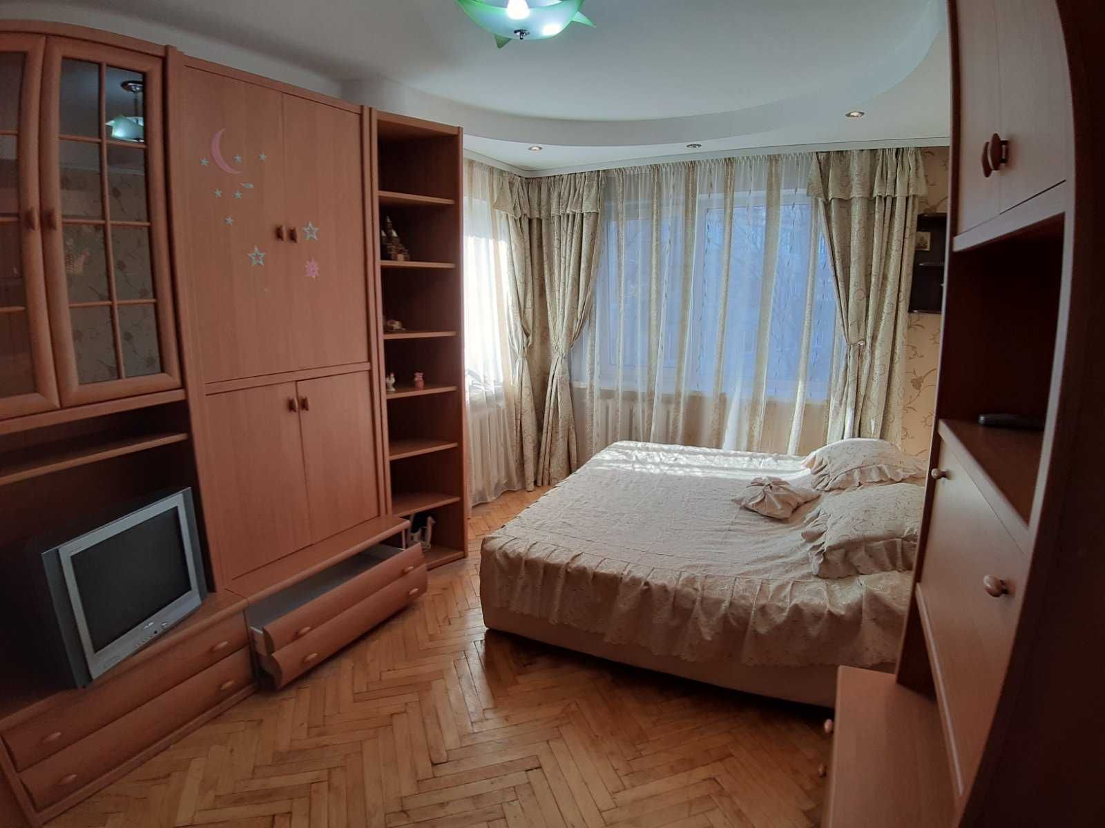 Здам 2 кімнатну квартиру. Дніпровський район.