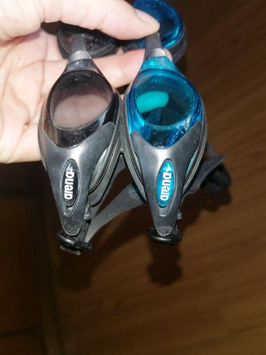 2 Pares de óculos de natação Arena