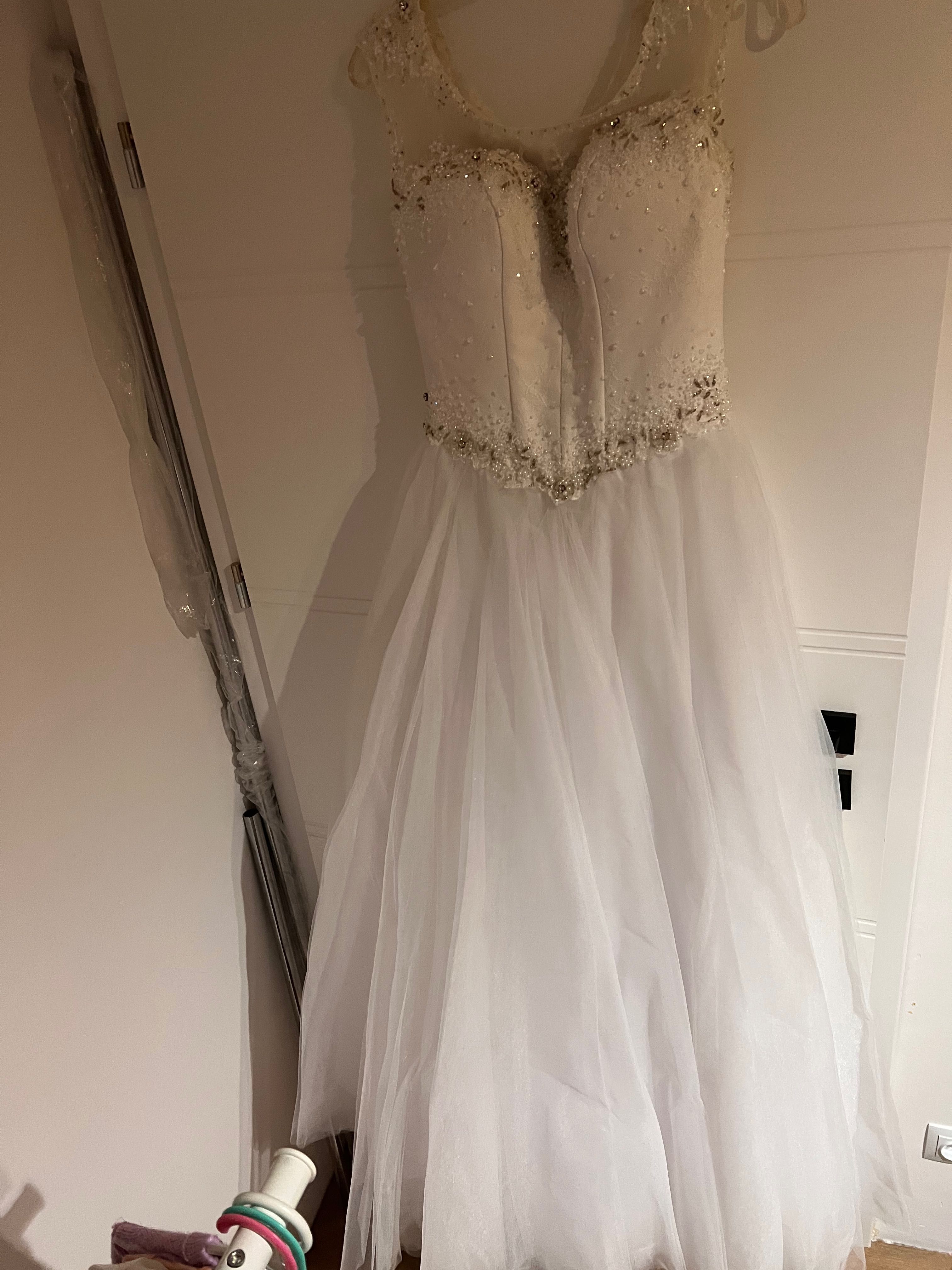 Piękna i efektowna suknia ślubna