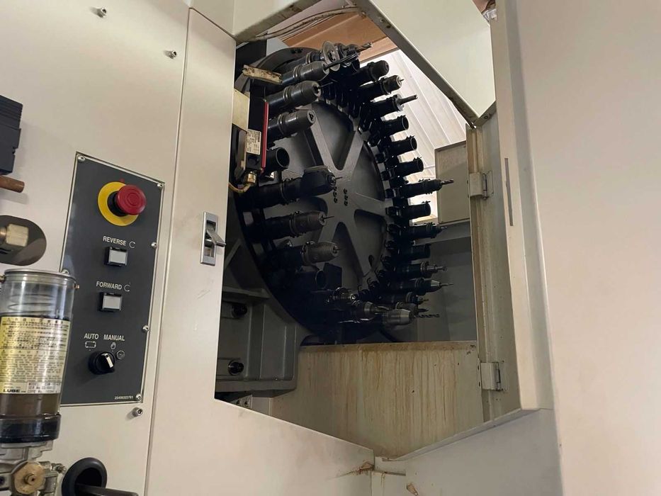 Фрезерний ЧПУ обробний центр MAZAK VCN 410A, в наявності.