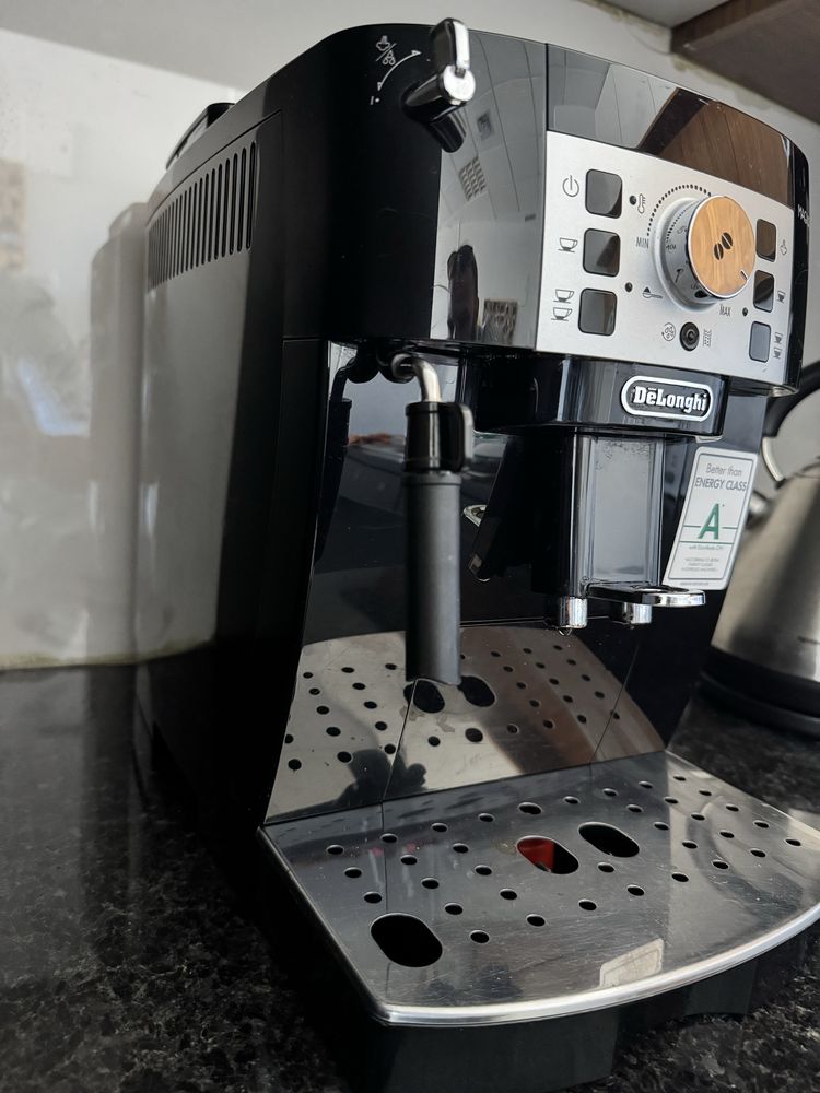 Máquina de café automática Magnifica S