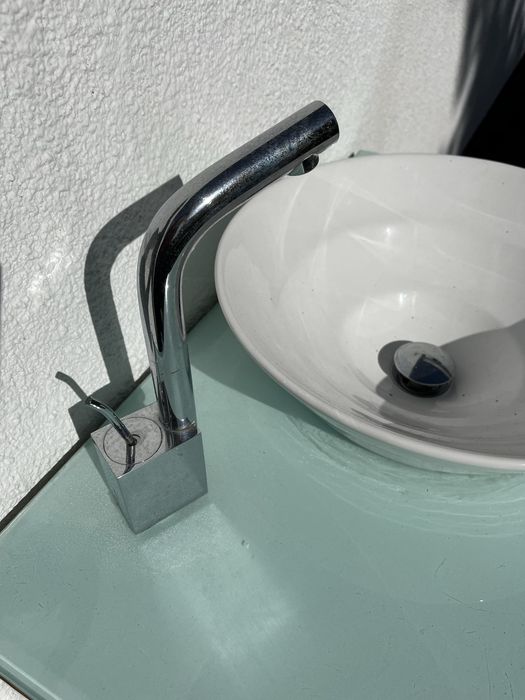 Lavatório de casa de banho suspenso