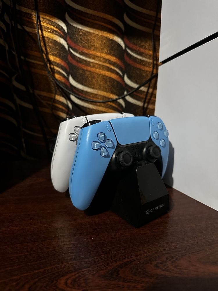 Продам Ps5 в пользовании была 4 месяца