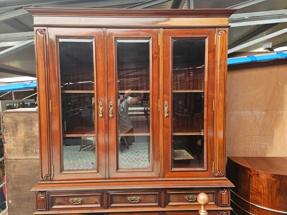 Móvel livreiro - Bom estado geral