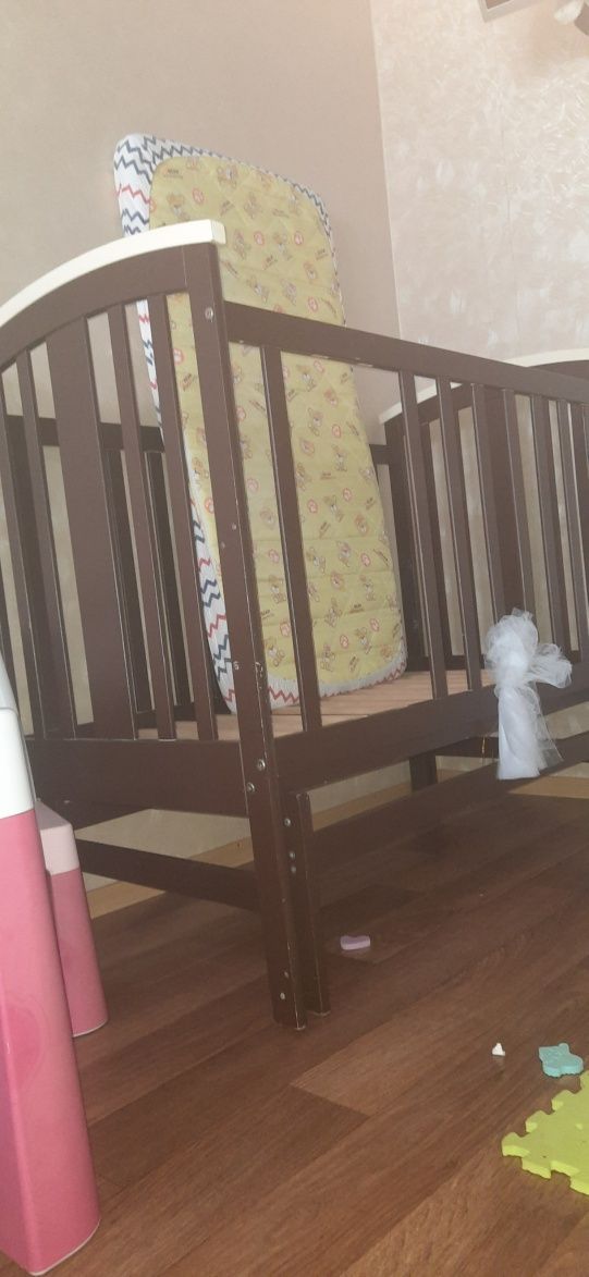 Ліжечко для немовляти
