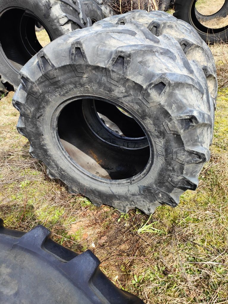 Wzmocnione opony 480/70 R - 24 Pirelli TM700 radialne zdrowe