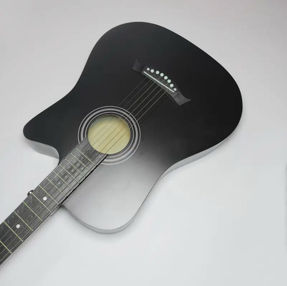 Gitara akustyczna – matowa czerń | Lekka i wygodna