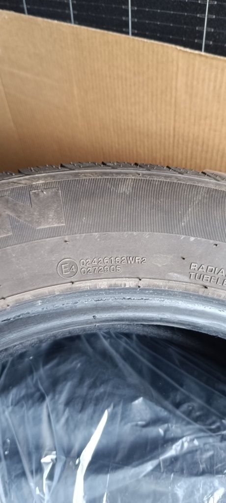Opony R17/235/55