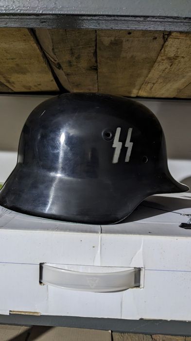 Немецкая каска Stahlhelm M42