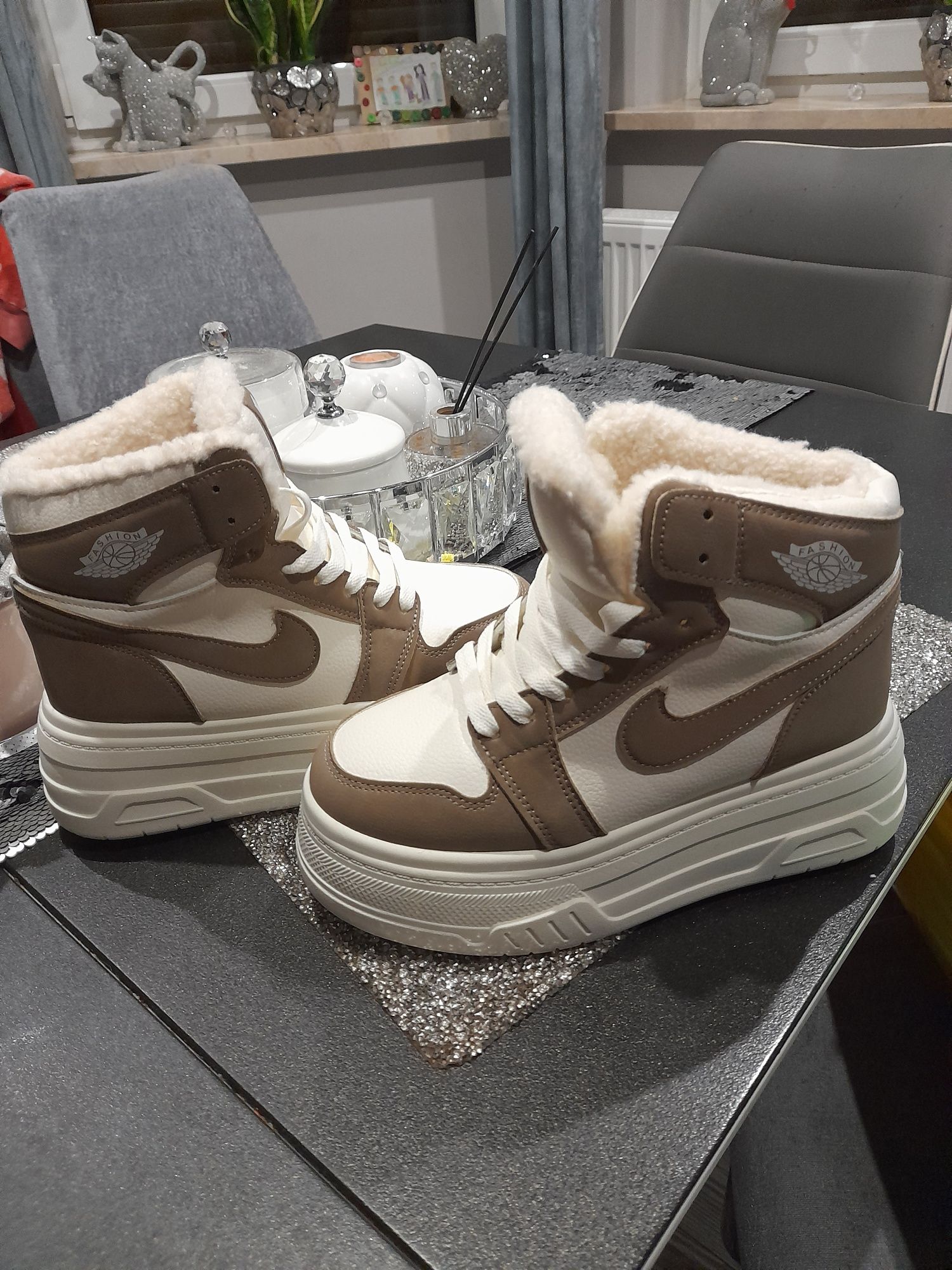Buty damskie zimowe