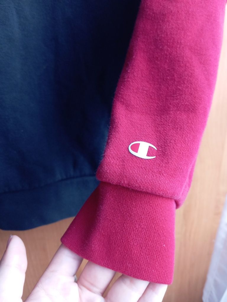 Chłopięca bluza w kolorze czarno-czerwonym, Champion