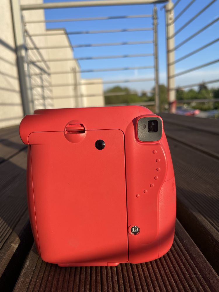 Fujifilm Instax Mini 8 | czerwony / malinowy