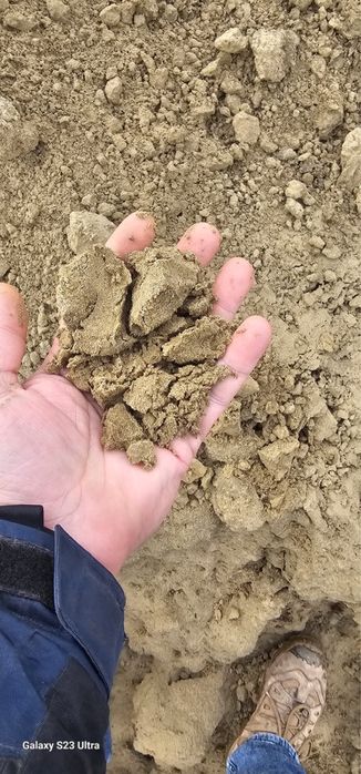 Гранітний щебінь, пісок річковий, гравій