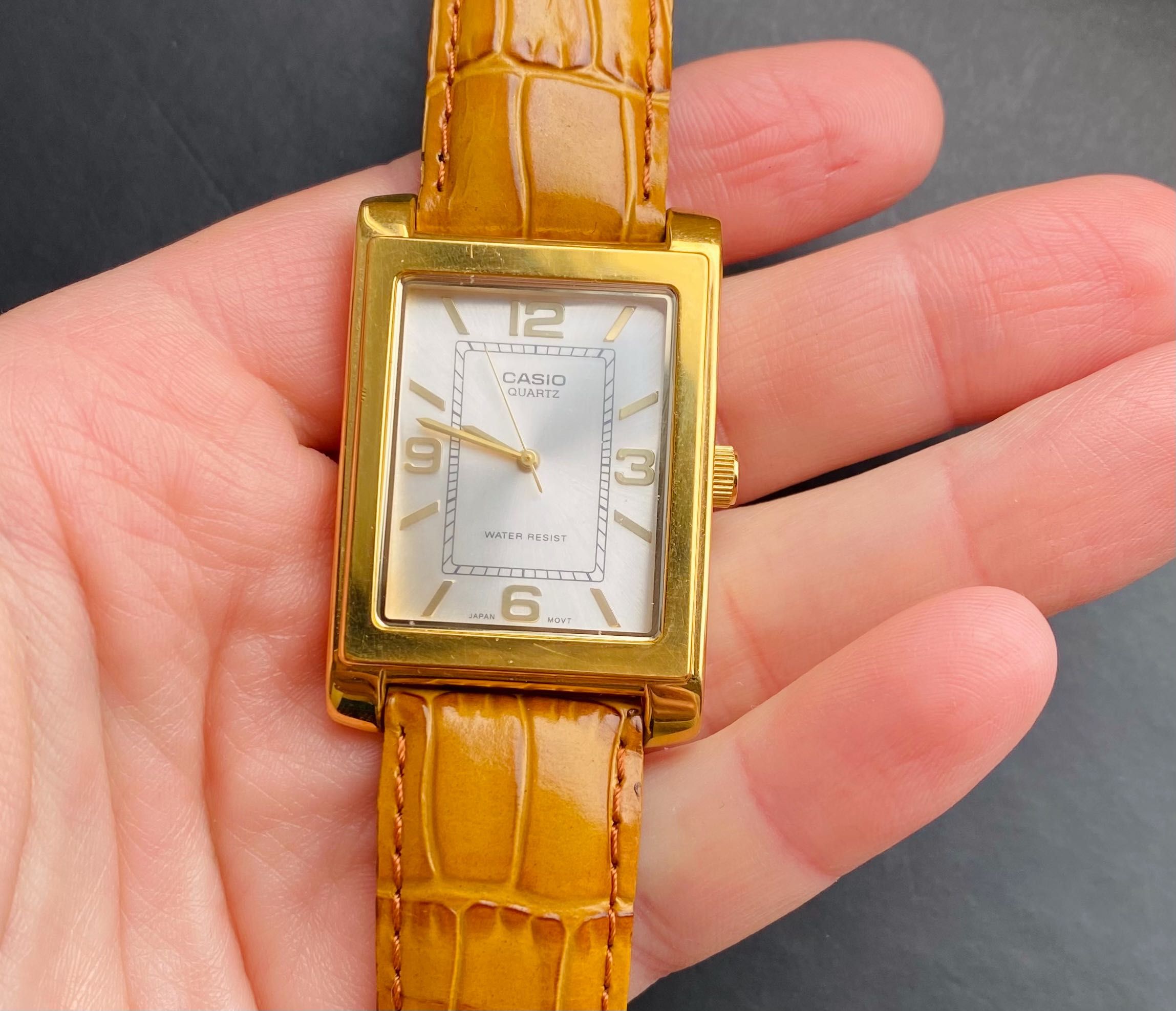 Продаю жіночий годинник Casio quartz