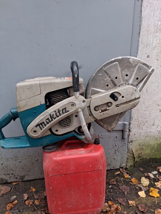 Piła spalinowa do betonu Makita