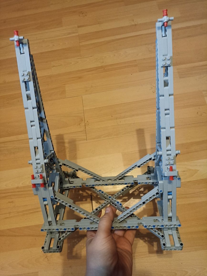 Uchwyt ,stojak do LEGO UCS 75192 Millenium Falcon
