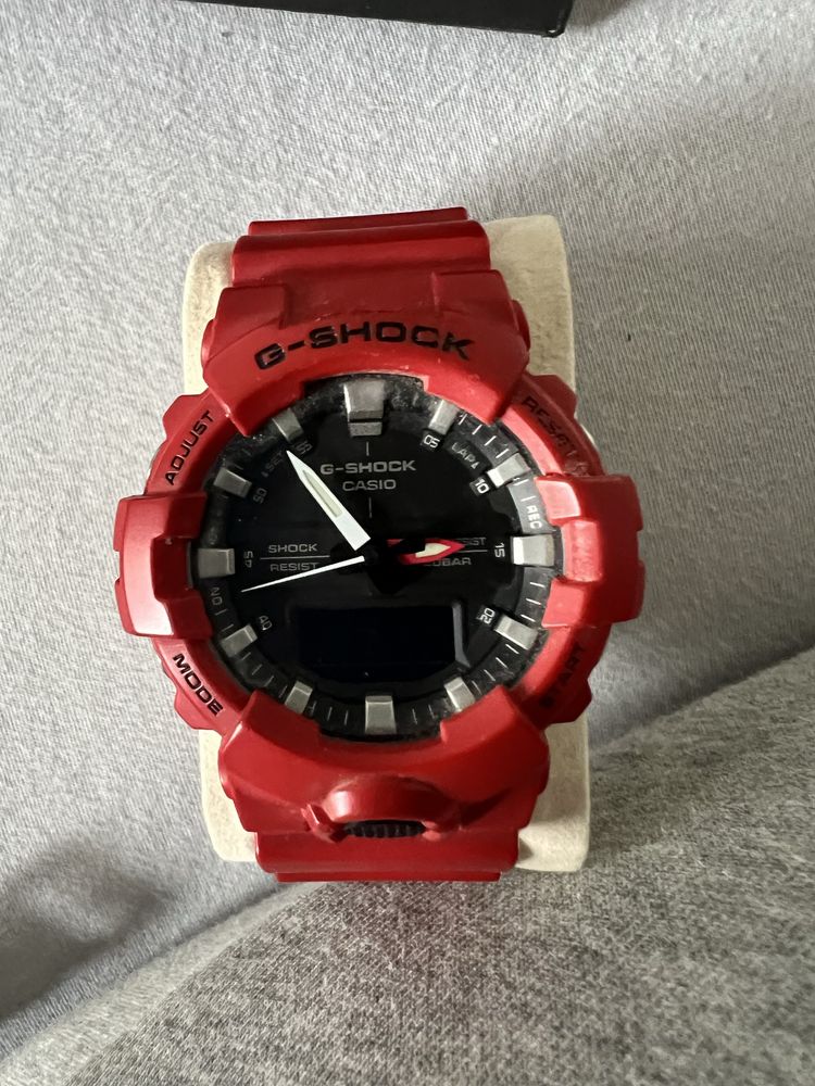 G-shock czerwony