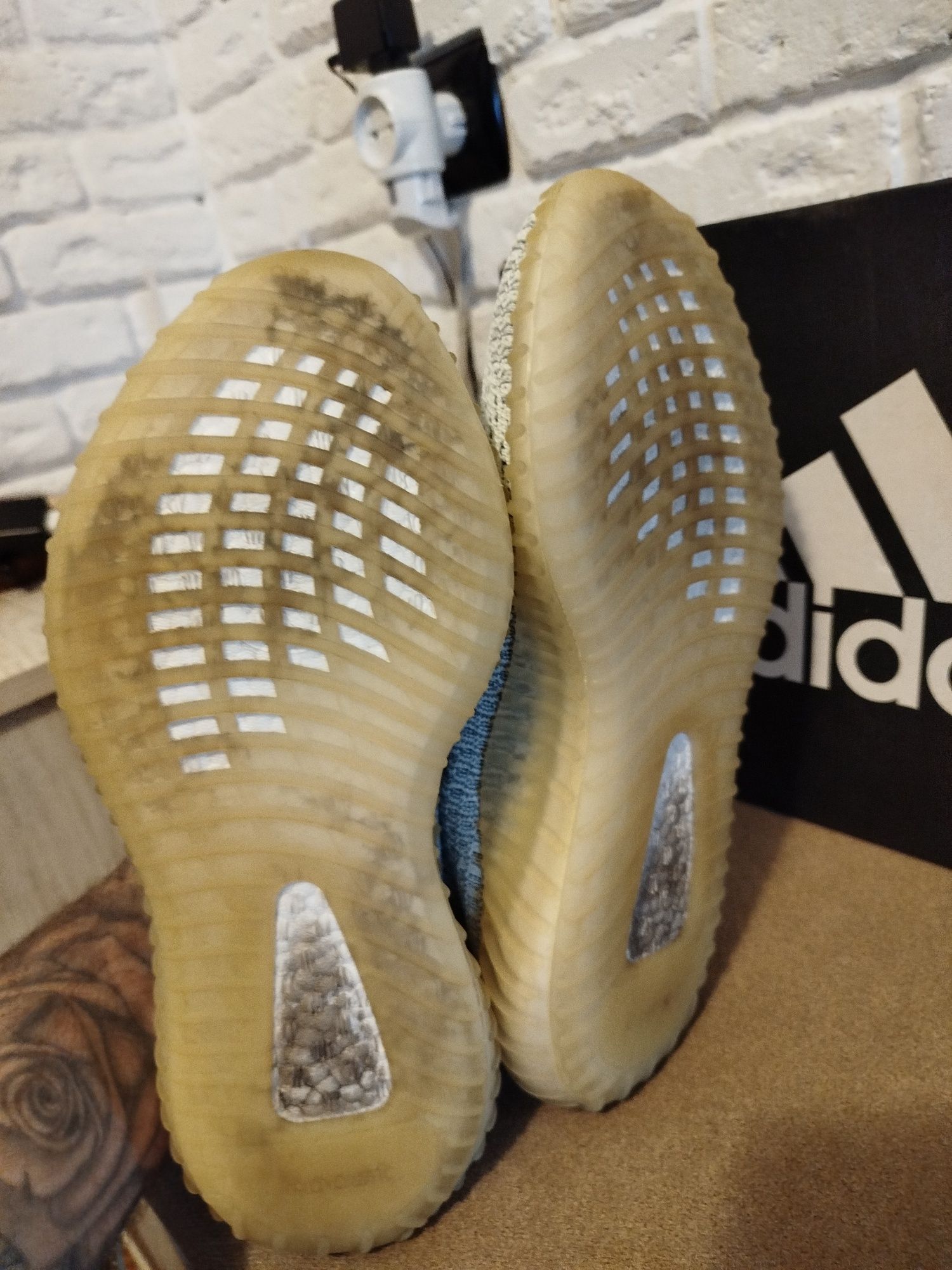 Чоловічі Кросівки Adidas Yezzy boost 25,5см