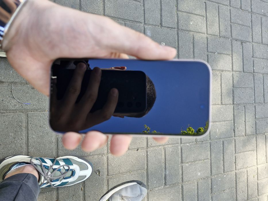 Продам Iphone 15 128 gb