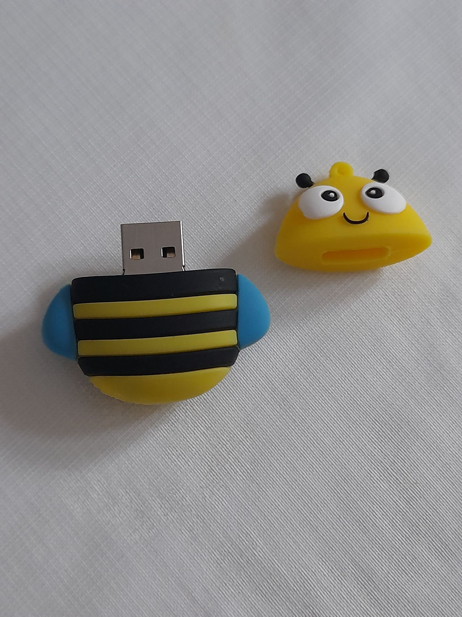 Pszółka pendrive 64GB