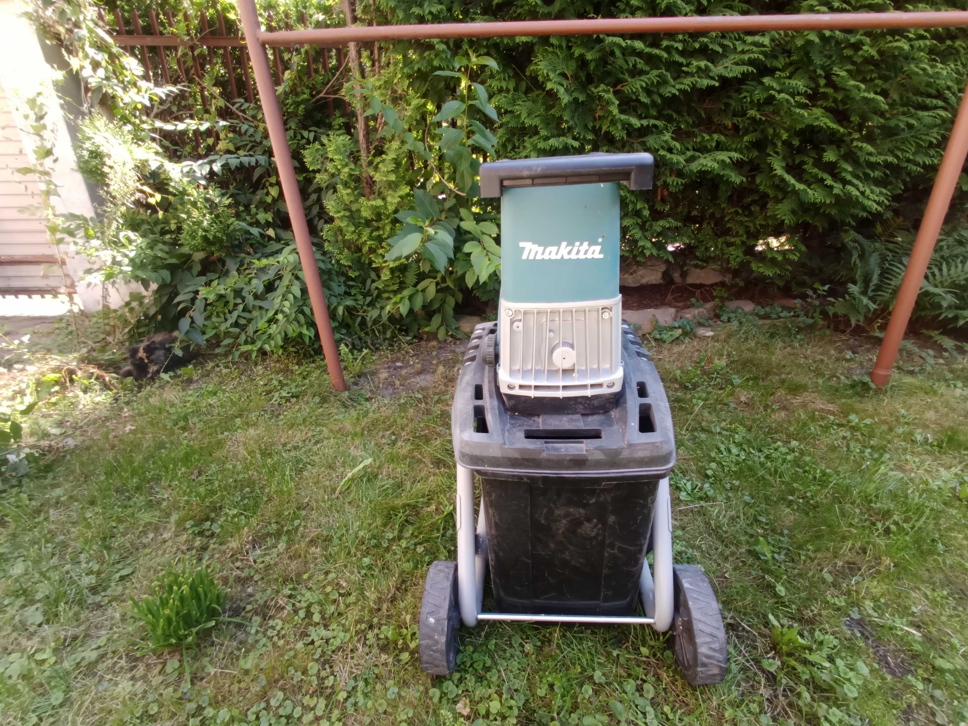 Rozdrabniacz do gałęzi Makita UD2500 używany