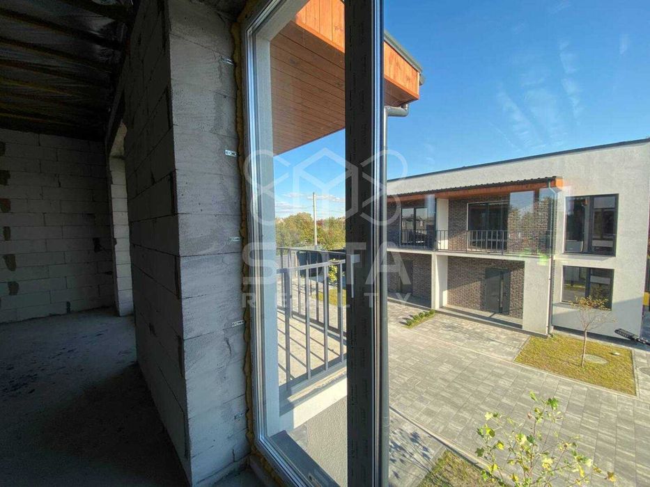 Будинок дуплекс перша лінія Дніпра Осокорки неподалік Sky River