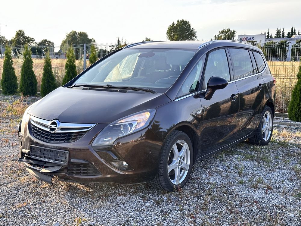 Opel Zafira C Tourer 1.4 Turbo 140 KM* 7 osob* Navi*Kamera*Martwe pole