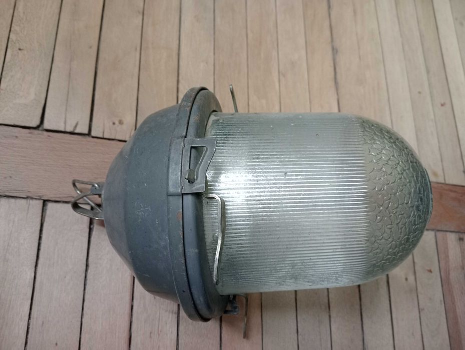 Світильник  герметичний .