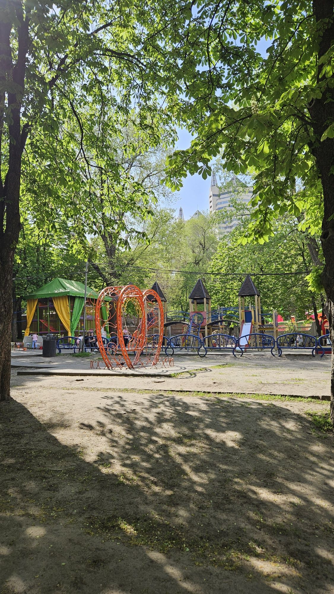Продам двухкомнатную квартиру, Нагорный район, парк Шевченко, центр.