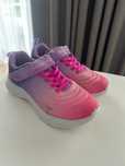 Adidasy Skechers r.35