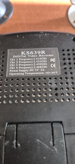 Система наблюдения. 2 камеры 2.4GHz .Digital Video Recorder KS 639 R.