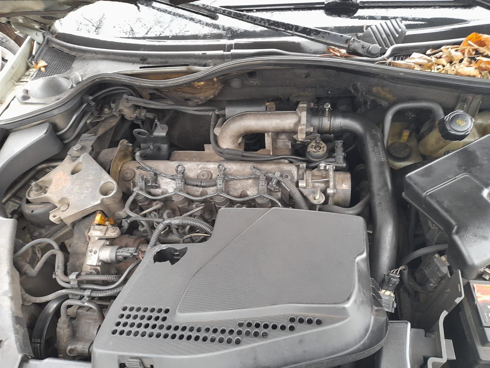 Renault Laguna 2 1.9diesel 88kW/120KM klapa tył 54