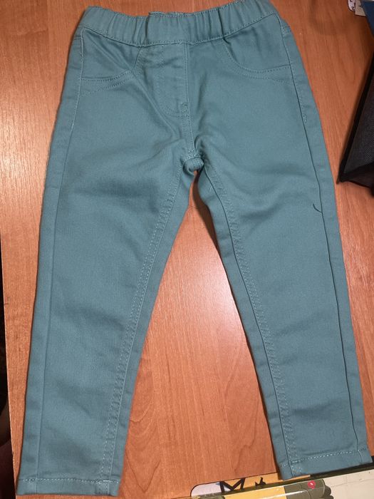 Штани на дівчинку