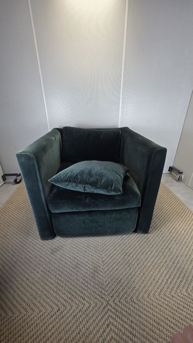 Fotel Hackney projektu S.Wronga dla duńskiej  HAY