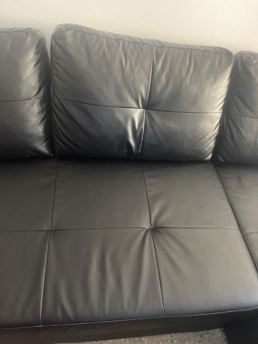 Sofa com chaisse long com arrumacao