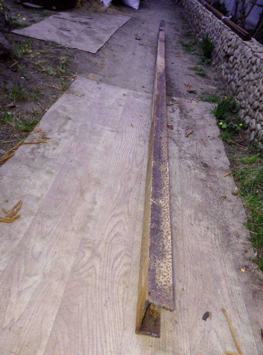 Швелер сталевий 3000*100*45 мм.